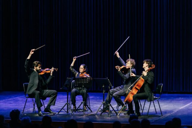 19.02.2025 | Η συναυλία των Philharmonic String Quartet στη Χίο

👉Τα αγαπημένα έργα των Mozart και Schubert, η ερμηνευτική δεξιοτεχνία και η καθηλωτική σκηνική παρουσία των Philharmonisches Streichquartett μάγεψαν το κοινό του κατάμεστου Ομήρειου Πνευματικού Κέντρου, στη μεγάλη βραδιά που έριξε την αυλαία των εκδηλώσεων της χειμερινής έκδοσης του Μουσικού Φεστιβάλ Χίου. 
💐Το ακροατήριο ανταποκρίθηκε με σεβασμό και θέρμη, όπως αναλογεί σε μια συναυλία διεθνούς κλάσης, άψογα “κουρδισμένη” και εκτελεσμένη με πάθος. Τα μέλη του Κουαρτέτου εισέπραξαν τη συγκίνηση του κοινού και απάντησαν με 2 encore, τα μελωδικά Crisantemi του Giacomo Puccini, και τη δυναμική, εμψυχωτική πόλκα του Josef Strauss, Eingesendet.

✨Μια μεγαλειώδης συνάντηση της μουσικής με το κοινό της, μια καλλιτεχνική εμπειρία που θα μείνει αλησμόνητη! 
🙏🏻Μεγάλο “ευχαριστώ” στους @dorianxho , Helena Madoka Berg, Martin von der Nahmer και @christophheesch που μας την πρόσφεραν!

//

19.02.2025 | The Philharmonic String Quartet concert in Chios

👉Favourite works by Mozart and Schubert, the interpretive virtuosity and the captivating stage presence of the Philharmonic String Quartet Berlin enchanted the audience of the packed Homerion Cultural Centre, in the great evening that brought the curtain down on the winter edition of the Chios Music Festival. 
💐The audience responded with respect and warmth, as befits an international class concert, perfectly tuned and performed with passion. The members of the Quartet received the audience’s emotion and responded with 2 encores, Giacomo Puccini’s melodic Crisantemi, and Josef Strauss’s dynamic, uplifting polka, Eingesendet.

✨A magnificent encounter between music and its audience, an artistic experience that will be unforgettable! 
🙏🏻A big „thank you“ to Dorian Xhoxhi, Helena Madoka Berg, Martin von der Nahmer and Christoph Heesch for offering it to us!

#cmf2025 #winteredition #philharmonic #stringquartet #festival #chiosmusicfestival #chiosmusicfestival2025 #cmf25 #musicfestival #musicians #violin #viola #cello #classicalmusic #berlinphilharmonic #chiosisland #greece