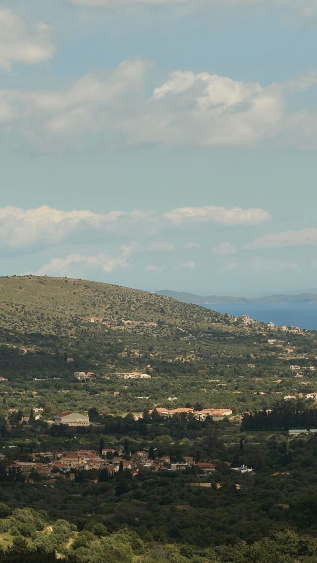 ❤️Το Μουσικό Φεστιβάλ Χίου ευχαριστεί θερμά τους καλλιτέχνες, τους συντελεστές, τους εθελοντές και φυσικά το κοινό της Χίου, της Αθήνας και των Οινουσσών για τη συμμετοχή τους στην 9η έκδοση του Μουσικού Φεστιβάλ Χίου, Φεβρουάριος 2025.
Ξαναζήστε τις μοναδικές αναμνήσεις που δημιουργήσαμε μαζί και ανυπομονούμε να συναντηθούμε ξανά στις επερχόμενες διοργανώσεις του καλοκαιριού του 2025!

//

❤️The Chios Music Festival warmly thanks the artists, the contributors, the volunteers, and of course the audiences of Chios, Athens and Oinousses for their participation in the 9th edition of the Chios Music Festival, February 2025.
Relive the unique memories we created together, and we look forward to meeting again at the upcoming events scheduled for the summer of 2025!

Video: @eirinisteirou @anthony__katra @meciproduction 
Music: Philharmonic String Quartet

#cmf2025 #winter #edition #chiosmusicfestival #winteredition #classicalmusic #piano #guitar #stringquartet #choir #ukulele #orchestra #violin #music #festival #greekisland #chios #oinousses #chiosisland #oinoussesisland #greece #cmf25 #chiosmusicfestival2025